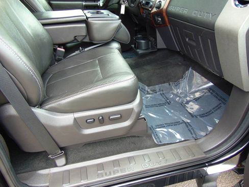 Used 2011 Ford F250 Lariat w/ Lariat Interior Pkg AWD/4WD image 12