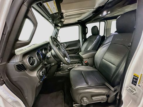 Used 2022 Jeep Wrangler Unlimited Sahara w/ Cold Weather Group AWD/4WD image 13