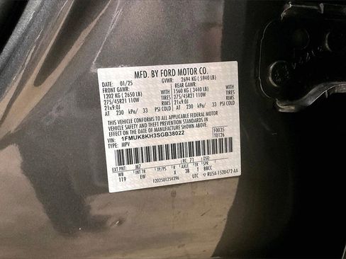 Certified 2025 Ford Explorer ST-Line w/ ST-Line Street Pack image 30