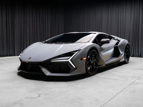 Used 2024 Lamborghini Revuelto AWD/4WD image 2
