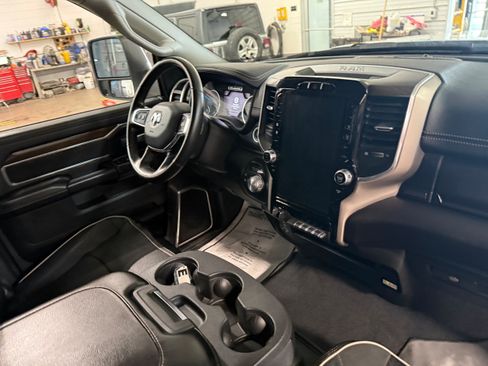 Used 2023 RAM 2500 Laramie AWD/4WD image 12