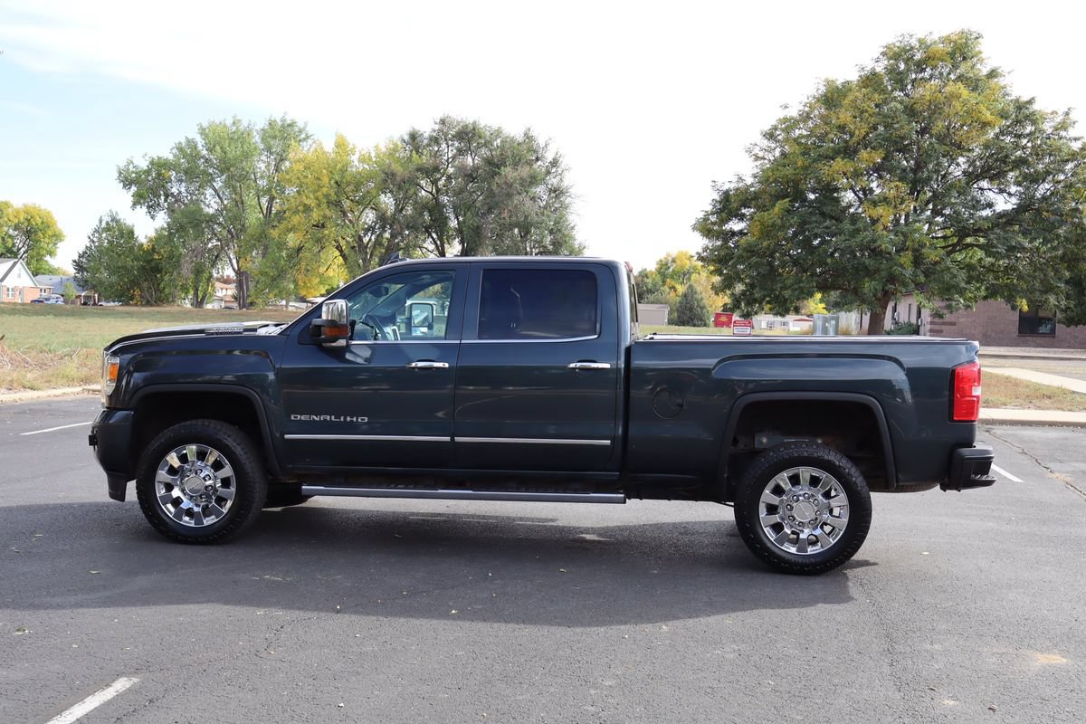 Used 2019 GMC Sierra 2500 Denali AWD/4WD image 9