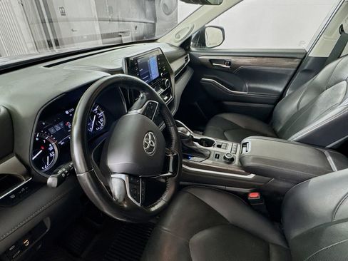 Certified 2021 Toyota Highlander Limited image 7