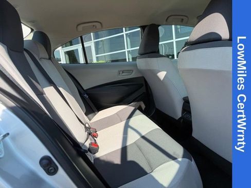 Used 2025 Toyota Corolla LE FWD image 12