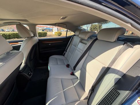 Used 2013 Lexus ES 300h image 21