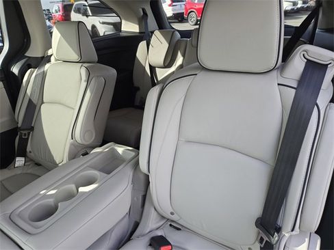 New 2026 Honda Odyssey Touring image 9