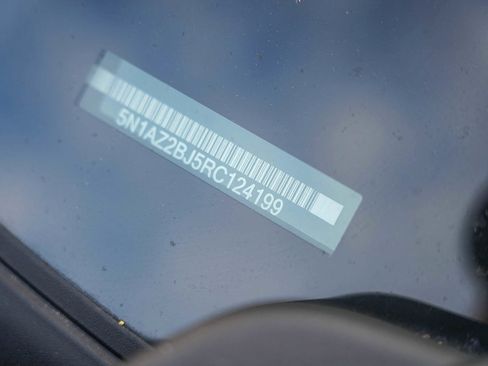 Used 2024 Nissan Murano SV w/ SV Midnight Edition Package image 33