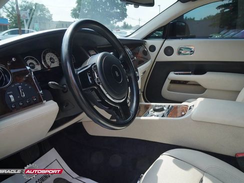 Used 2015 Rolls-Royce Wraith image 19