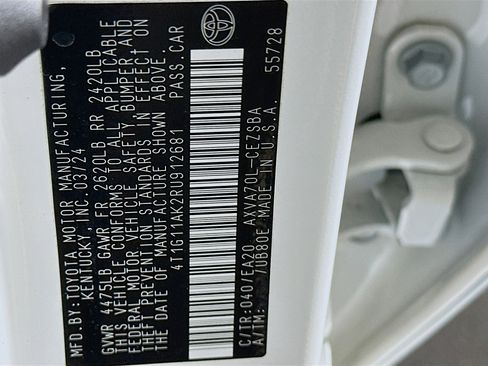 Used 2024 Toyota Camry SE image 12