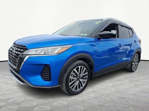 Used 2024 Nissan Kicks SV image 3