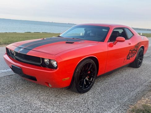 Used 2009 Dodge Challenger SRT8 w/ SRT Option Group II image 1