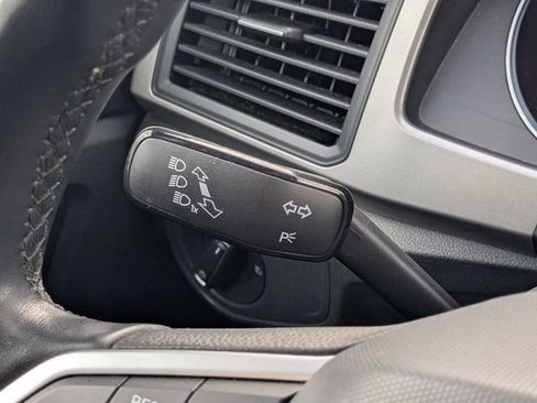 Used 2020 Volkswagen Atlas Cross Sport SE image 25