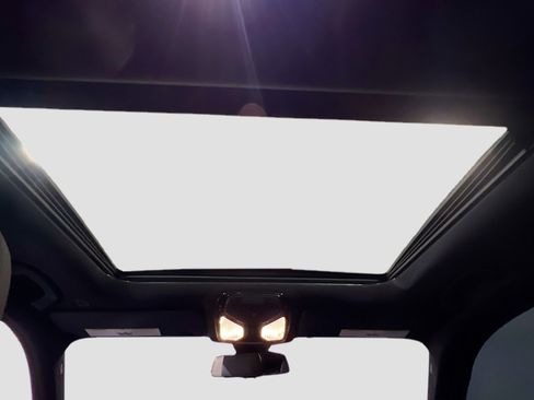 Used 2021 BMW 330e w/ Convenience Package image 15