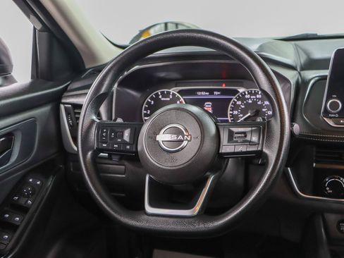 Used 2024 Nissan Rogue S FWD image 12