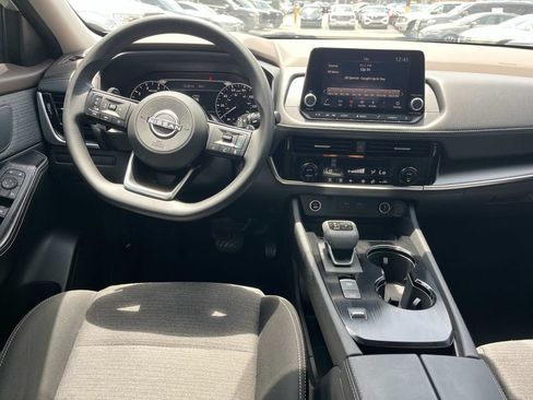 Used 2022 Nissan Rogue SV FWD image 15
