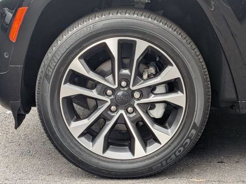 Certified 2023 Jeep Grand Cherokee Overland AWD/4WD image 35