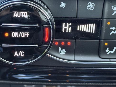 Used 2022 Buick Encore GX Select image 15