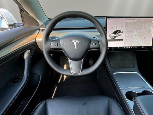 Used 2021 Tesla Model 3 Standard Range Plus RWD image 8