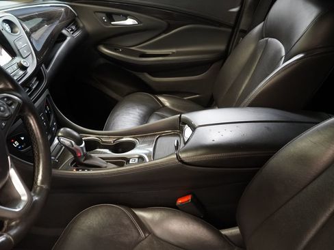 Used 2019 Buick Envision Essence FWD image 7