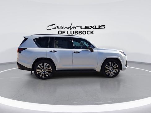 New 2026 Lexus LX 700h Luxury image 9