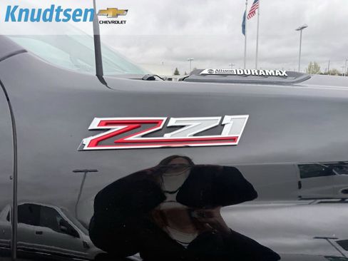 Used 2024 Chevrolet Silverado 3500 LTZ w/ LTZ Premium Package image 12