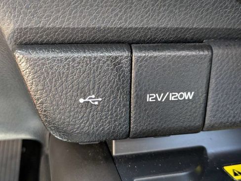 Used 2023 Toyota Camry SE w/ Cold Weather Package FWD image 22