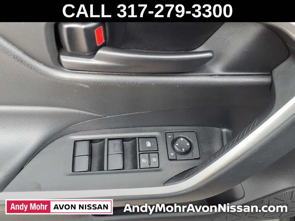 Used 2025 Toyota RAV4 LE AWD/4WD image 14