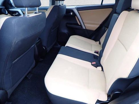 Used 2018 Toyota RAV4 XLE image 10