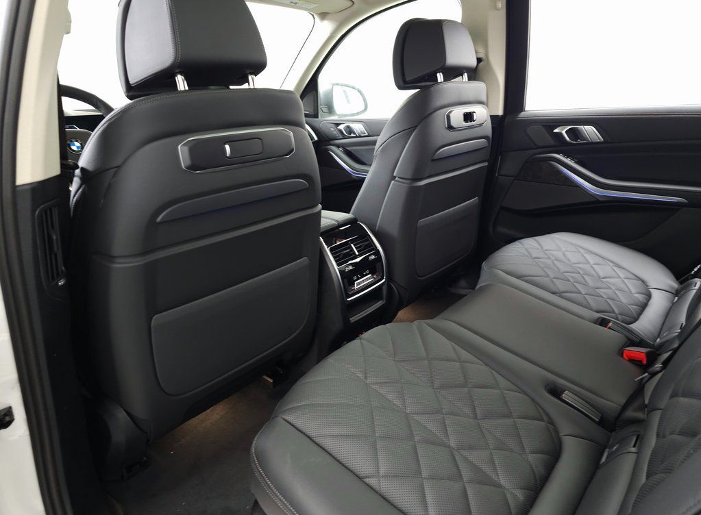 Used 2026 BMW X7 xDrive40i AWD/4WD image 30