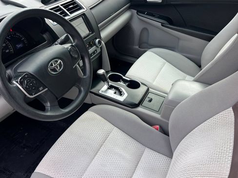 Used 2012 Toyota Camry LE FWD image 10