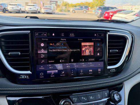 Used 2021 Chrysler Pacifica Limited w/ Premium & Safety Sphere Group AWD/4WD image 36