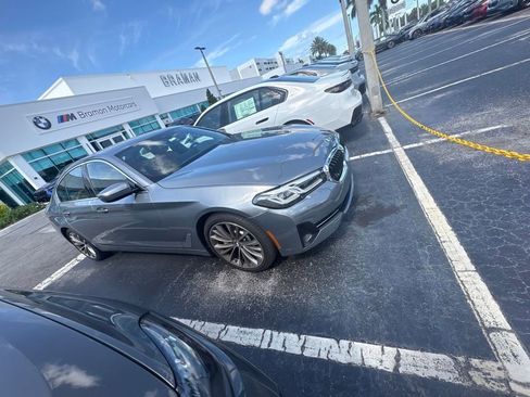 Used 2023 BMW 530i w/ Premium Package RWD image 10