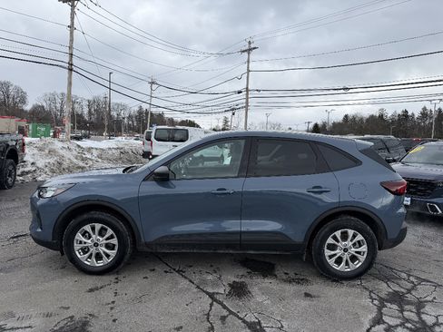 Used 2025 Ford Escape Active w/ Cold Weather Package AWD/4WD image 2