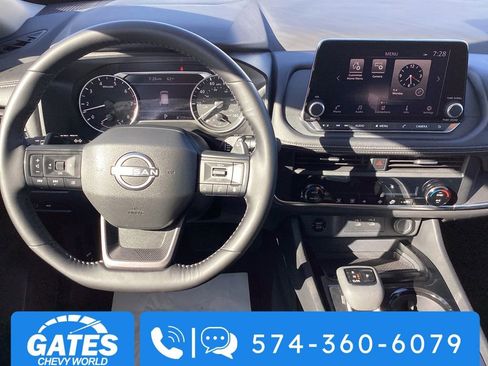 Used 2025 Nissan Rogue SV AWD/4WD image 16