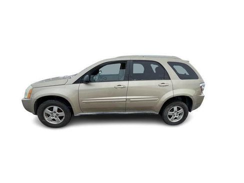 Used 2005 Chevrolet Equinox LT w/ Preferred Equipment Group image 2