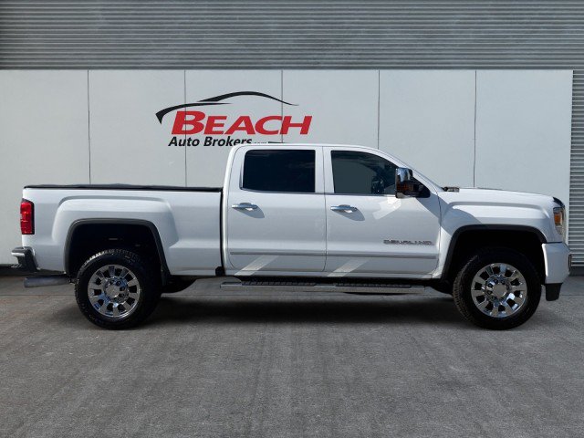 Used 2016 GMC Sierra 2500 Denali w/ Duramax Plus Package AWD/4WD image 6