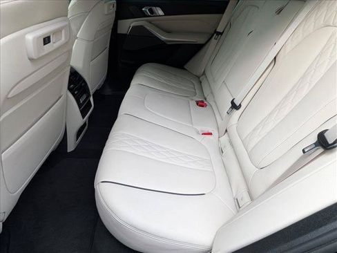 Used 2021 BMW X5 xDrive40i w/ M Sport Package AWD/4WD image 18