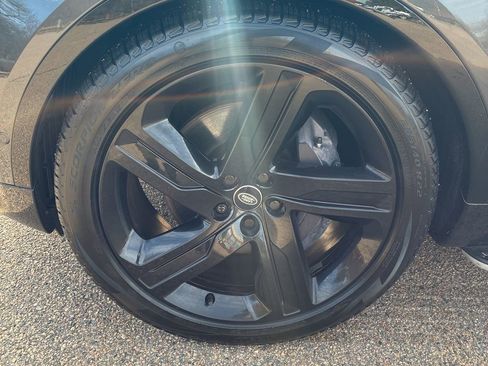 Used 2023 Land Rover Discovery HSE R-Dynamic image 13