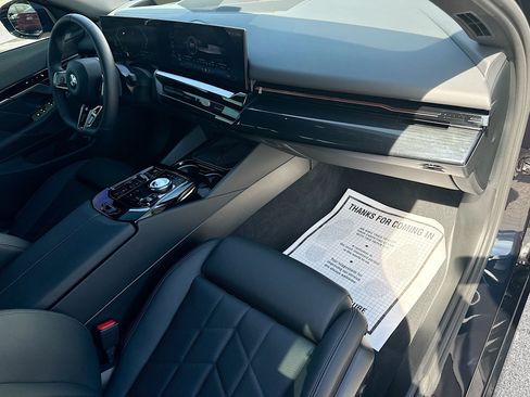 Used 2025 BMW 530i w/ M Sport Package RWD image 14