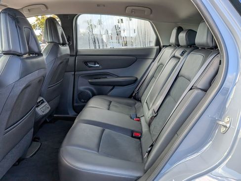 Used 2024 Nissan Ariya FWD image 17