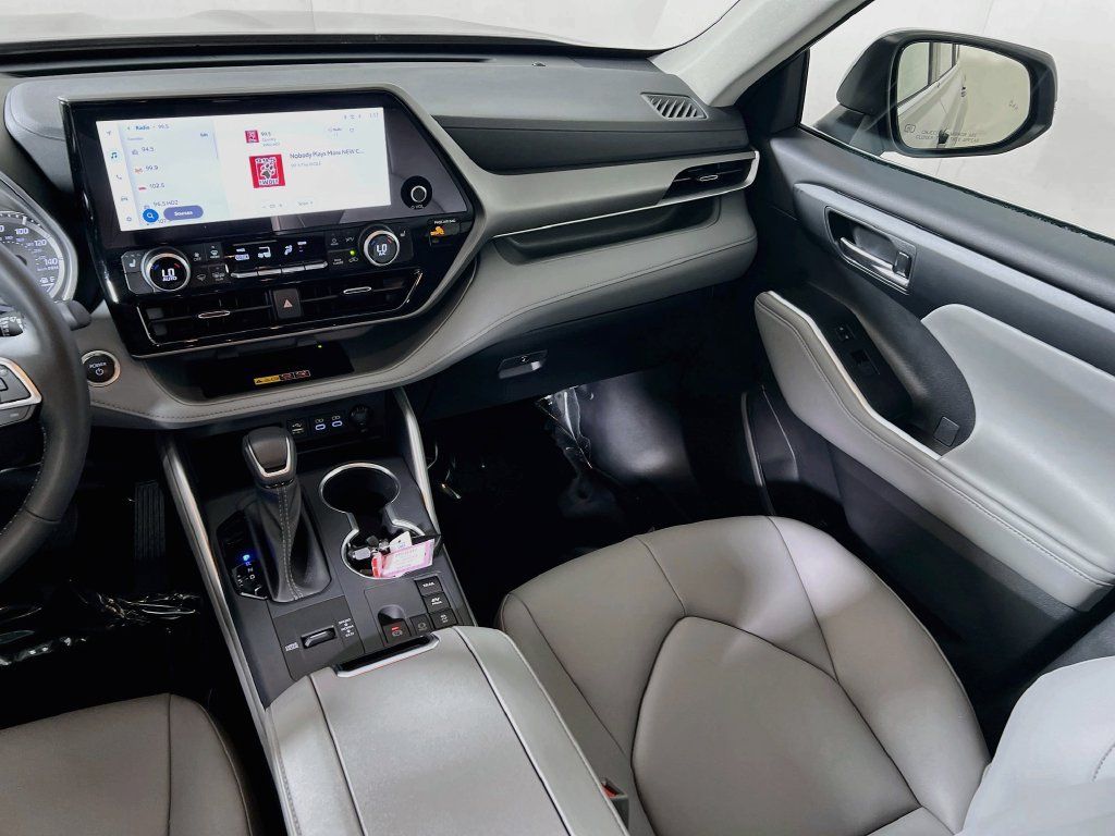 Certified 2026 Toyota Highlander XLE AWD/4WD image 21