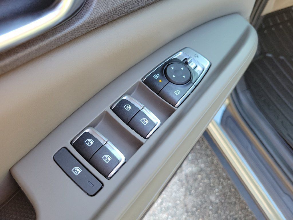 New 2027 Kia Carnival EX FWD image 21