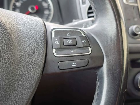 Used 2016 Volkswagen Tiguan SE image 20