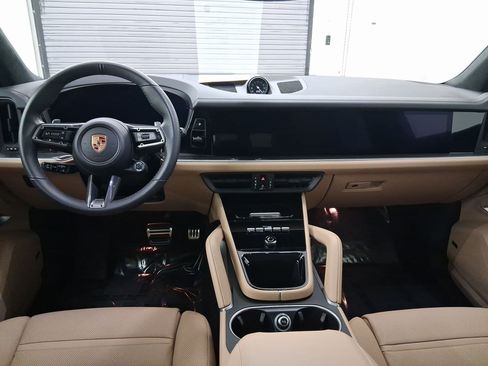 Certified 2025 Porsche Cayenne GTS image 13