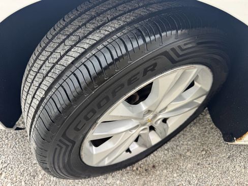 Used 2018 Chevrolet Malibu LT FWD image 9