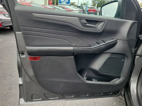 Used 2025 Ford Escape Active image 16