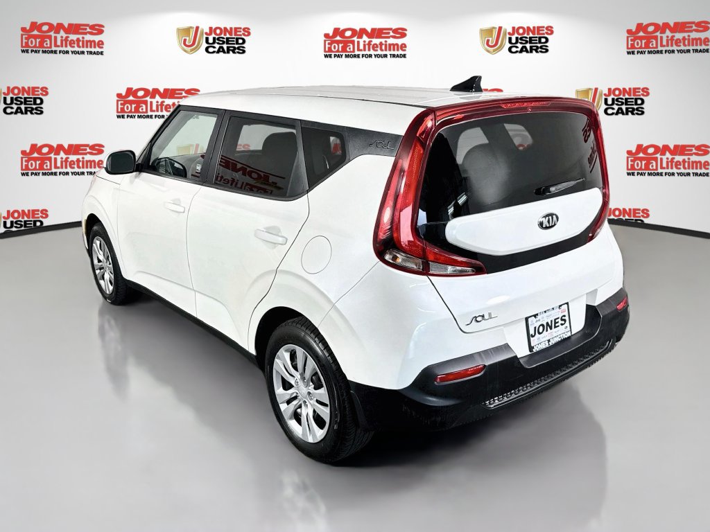 Used 2021 Kia Soul LX FWD image 2