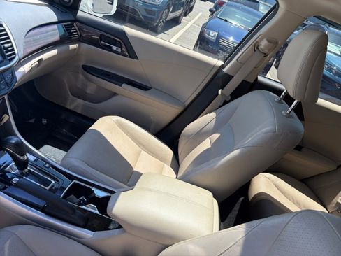 Used 2017 Honda Accord EX-L image 35