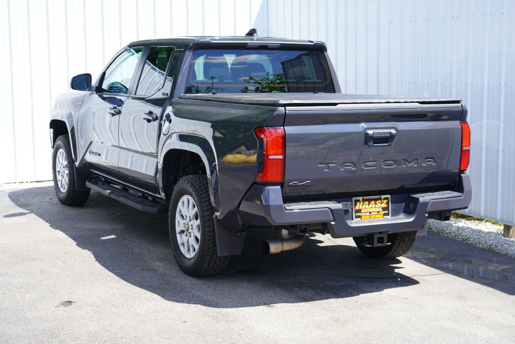 Used 2024 Toyota Tacoma SR5 AWD/4WD image 4