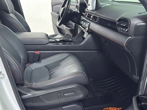 Used 2025 Honda Pilot TrailSport image 19